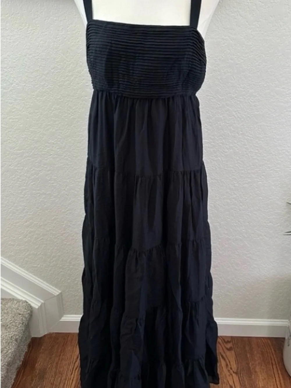 Abercrombie & Fitch black maxi dress tiered ruched‎ skirt size M NWT